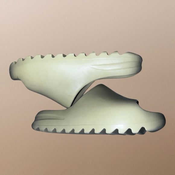 Youth Adidas Yeezy Bone Slides Resin Size Big Kid 6 (Cut Small - Fits BK Size 4) - Picture 8 of 8